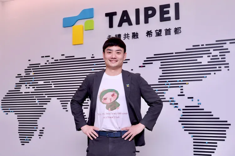 殷瑋將女兒的畫作印在T恤上。莊宗達攝