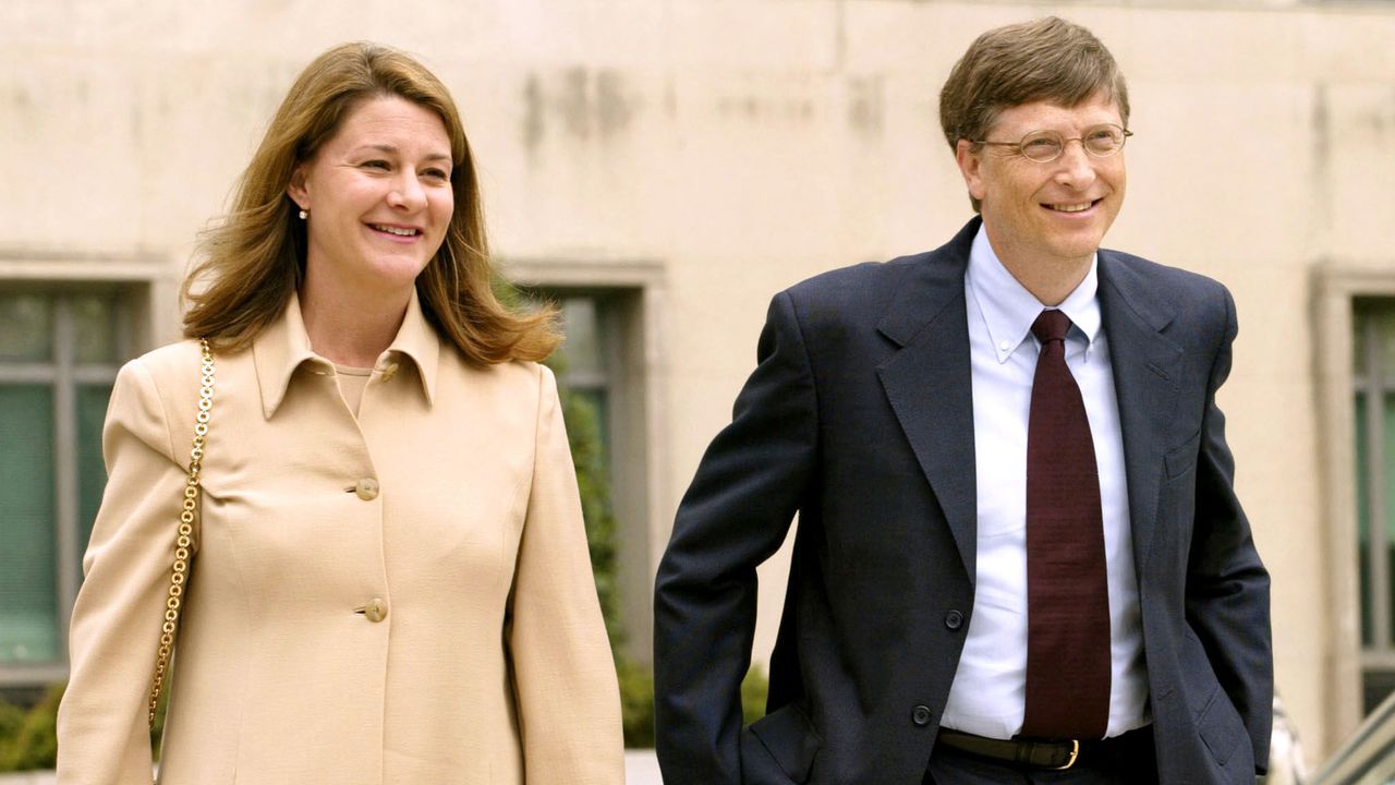 比爾蓋茲承認外遇兩俄女 為與淫魔富豪往來道歉