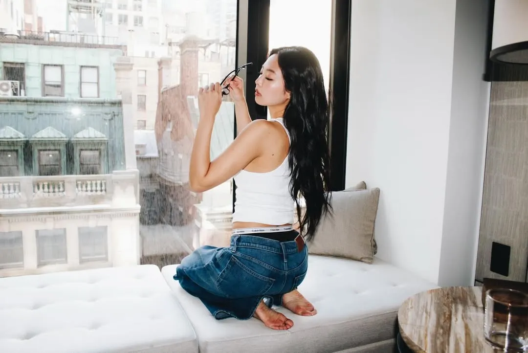 Jennie完美演繹Calvin Klein經典風格。翻攝Jennie IG