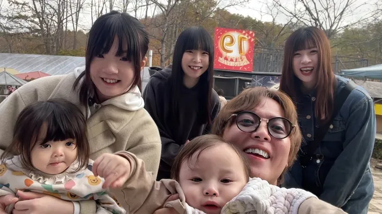 渡部與妻小出遊。翻攝自渡部IG