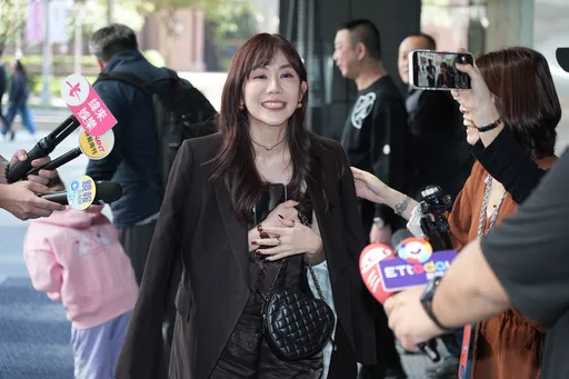 孫協志婚宴｜田中千繪偕范逸臣出席  王宇婕傻脫口：聖誕節快樂！？