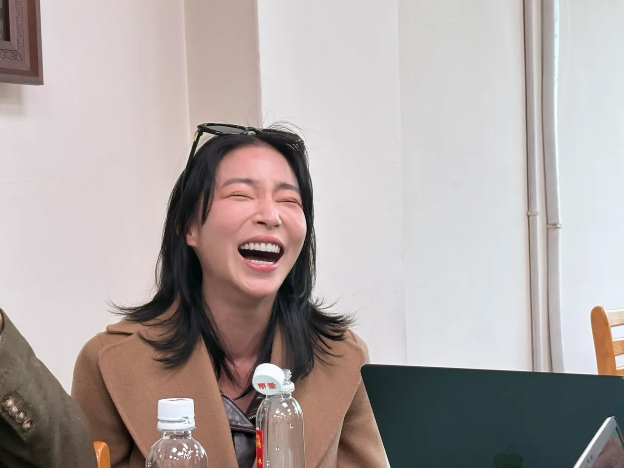 談到桃花，張家瑋說著說著忍不住大笑。王思穎攝