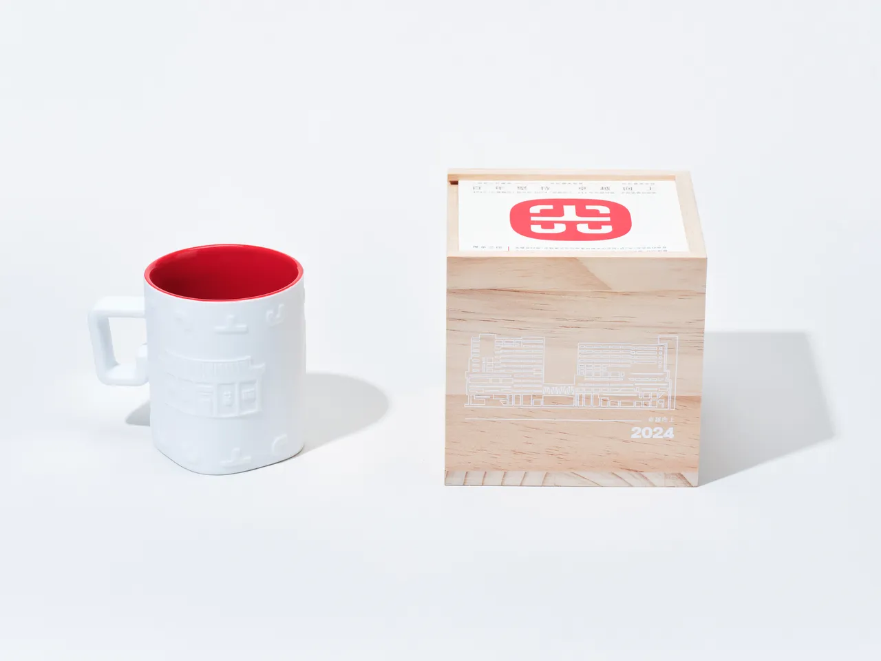 啟用典禮現場展示客製化紀念杯，呈現「傳承之印」概念。恩璽提供