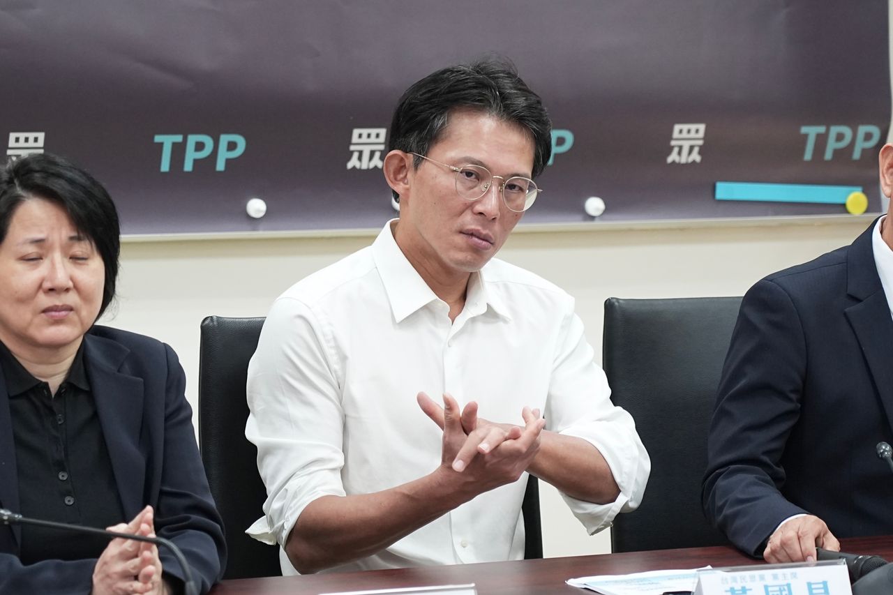 苦苓斷言:2026民眾黨縣市長0!黃國昌必退選「條件很大」