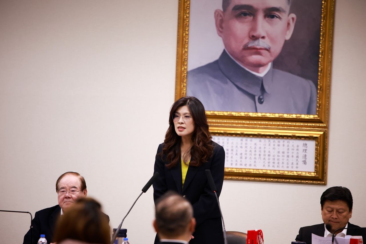 鄭麗文最新民調出爐!「不滿意度高過國民黨」 2大族群不滿暴增