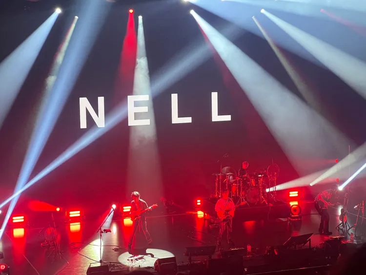 NELL搖滾開場。讀者提供