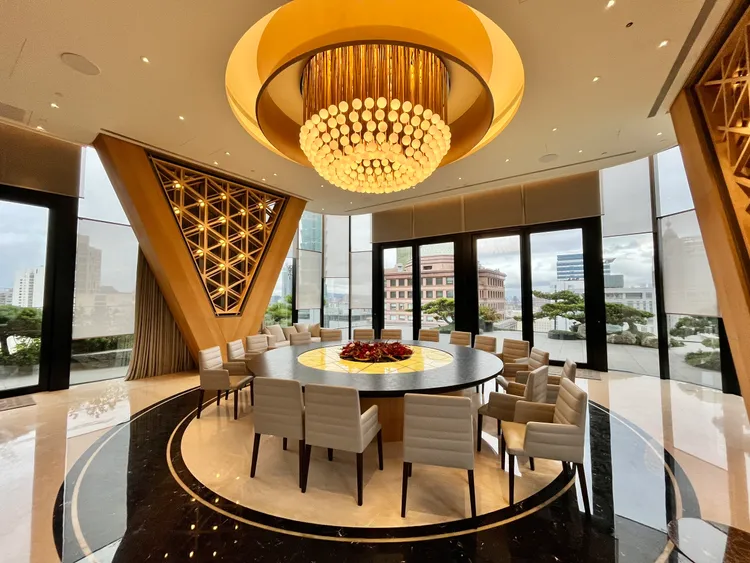 豪宅中的豪宅「陶朱隱園」豪奢內裝今首度對外亮相，宴會廳美輪美奐比五星級飯店還豪華。莊宗達攝