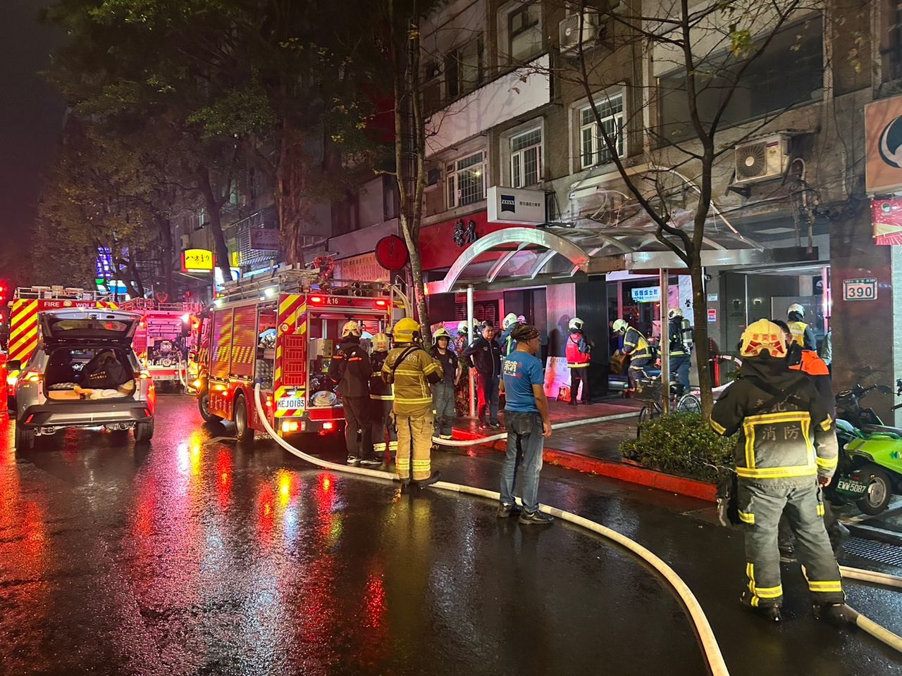 北市大安區暗夜惡火2死!疏散50多人 1男1女送醫不治