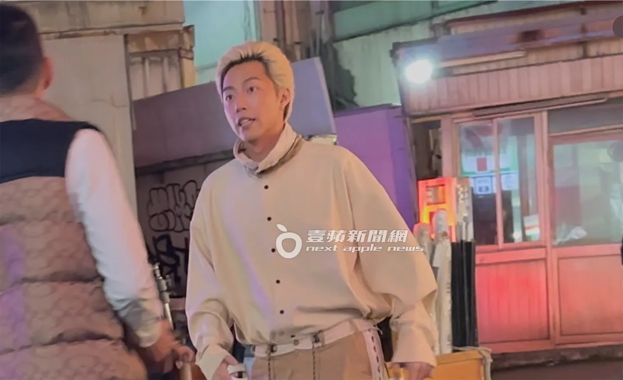 蔡凡熙扮演囂張的有錢少爺，開著藍寶堅尼大牛到場。特勤中心攝