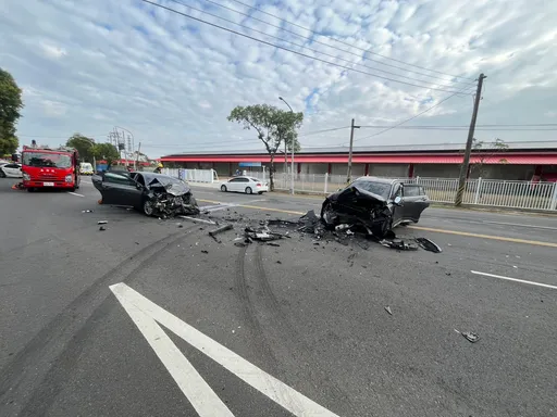 雲林古坑綠色隧道2車相撞！5人送醫　傷勢曝光