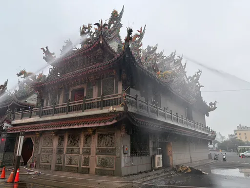 財神廟燒起來！　北港武德宮清晨竄火　警消馳援30分撲滅