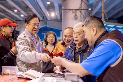 確保年前供貨充裕民眾安心採買　張善政視察桃園魚市場與果菜市場