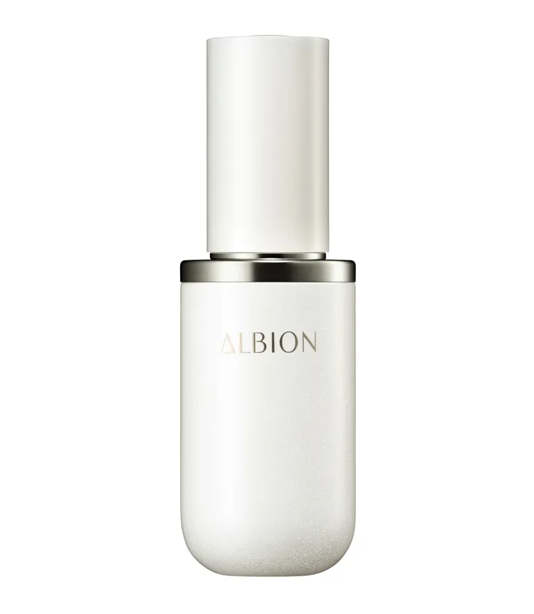 ALBION匠心凝時曜光UV防禦精華，40ml／ 6350元。品牌提供