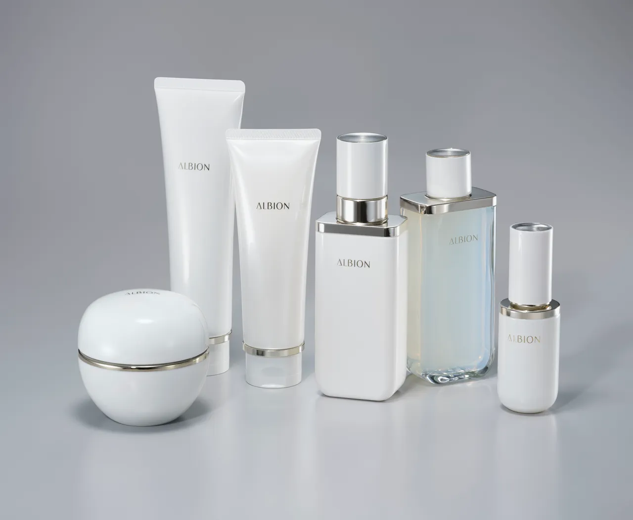 ALBION去年推出頂級系列「AUTHENTIQUE匠心凝時」。品牌提供