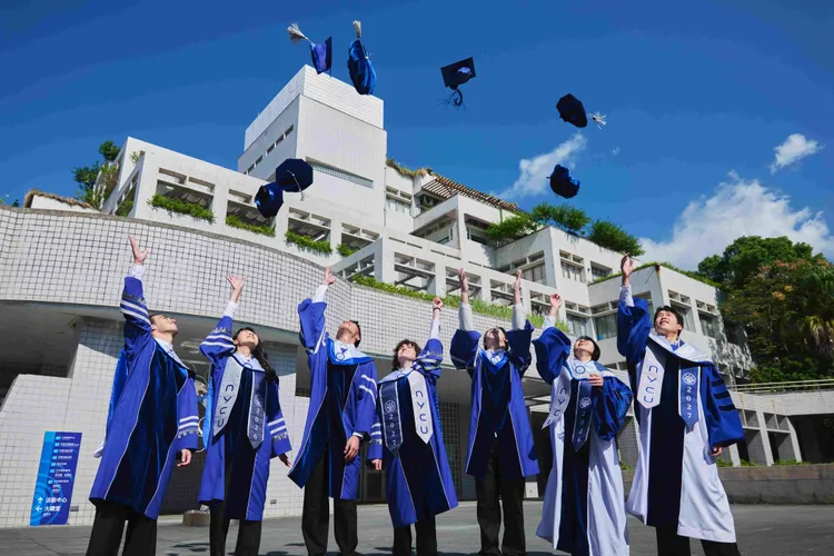 藍天白雲色調期許學子們在知識瀚海中展翅高飛。品牌提供