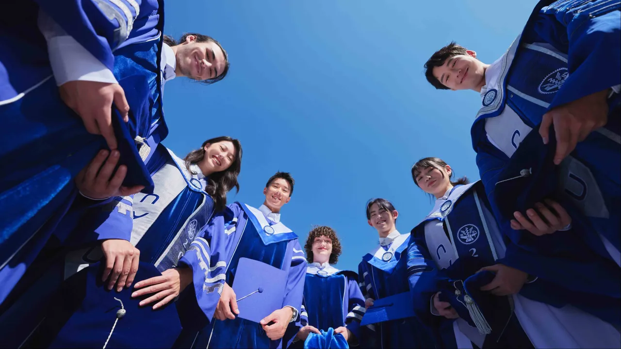 JUSTIN XX操刀陽明交通大學全新學位服。品牌提供