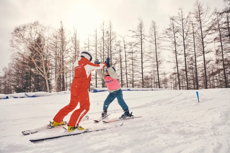 日本北海道Kiroro Grand本館提供專業滑雪課程。業者提供