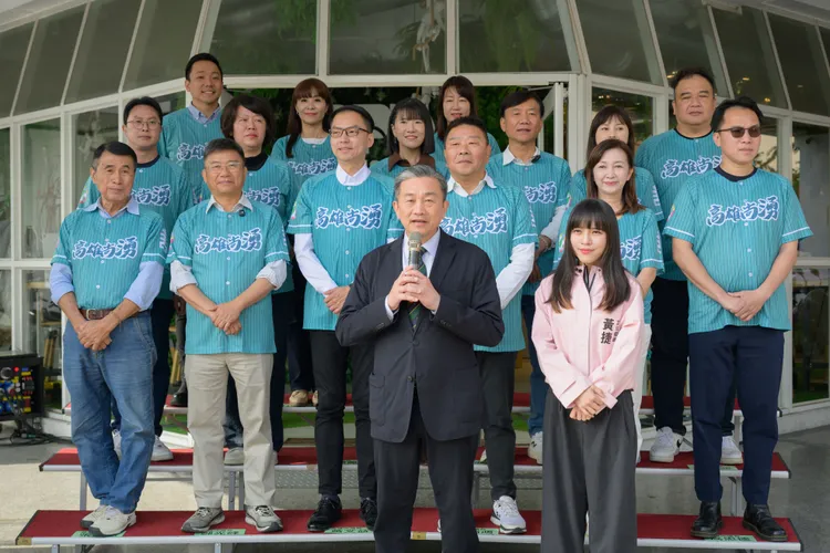 民進黨直轄市議員初選登記首日，高雄湧言會17人登記。翻攝畫面