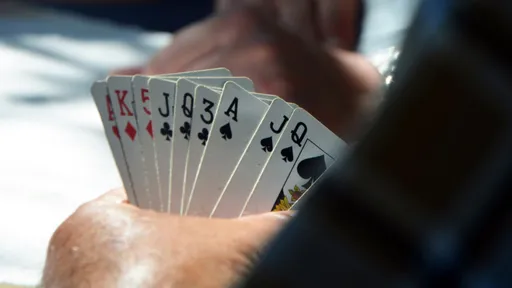 春節當心！他打5次牌慘輸近800萬元　竟是親戚設的局