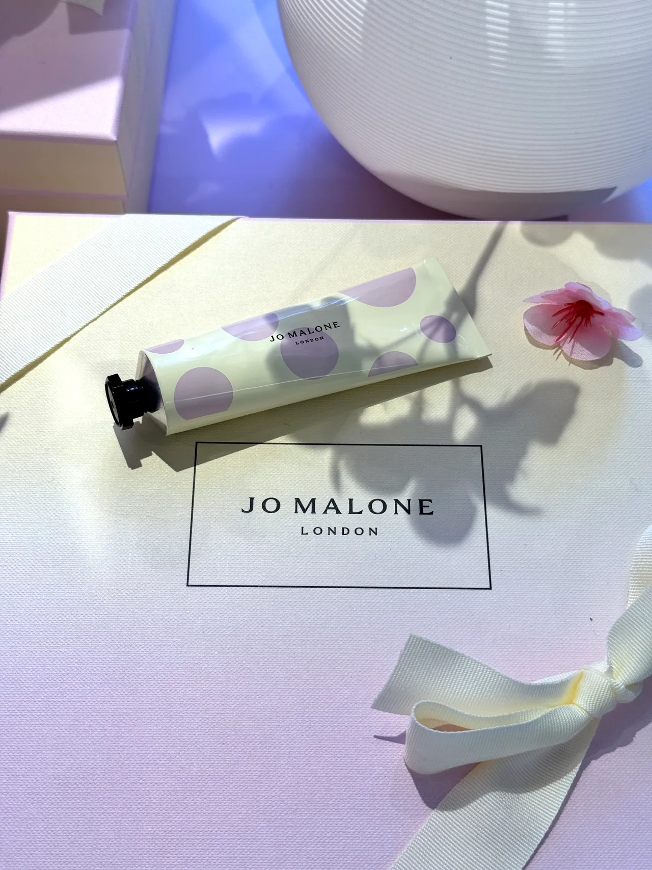 櫻花限量版護手霜30ml／950元。張家玲攝