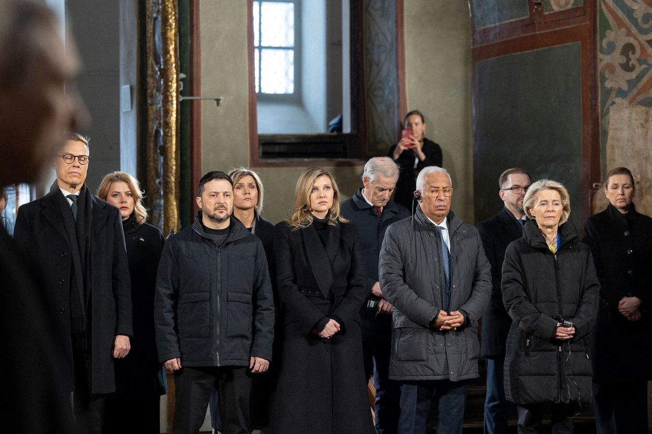 俄烏戰爭4周年|烏克蘭願凍結戰線但不交地 澤連斯基喊話川普「站我們這邊」