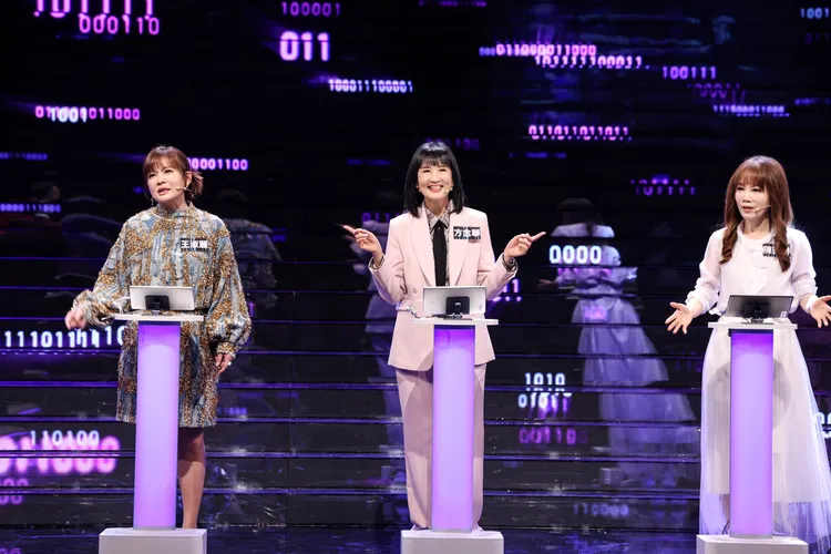 《哈！真相大白了》新年特別節目知名主播王淑麗、方念華、陳雅琳同上節目，方念華頻頻答對露出開心表情。公視提供