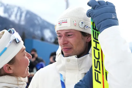 向全世界自爆出軌！冬奧奪牌獲美女隊友擁抱　帥哥淚崩承認偷吃