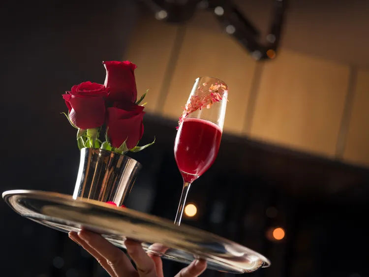 台北文華東方酒店「M.O. Bar」限時推出情人節主題系列無酒精特調「硃砂痣Lost Love」。台北文華東方酒店提供