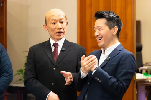 郭子乾化身「韓國魚」直闖總統府　驚呼他的娛樂潛力更勝王世堅