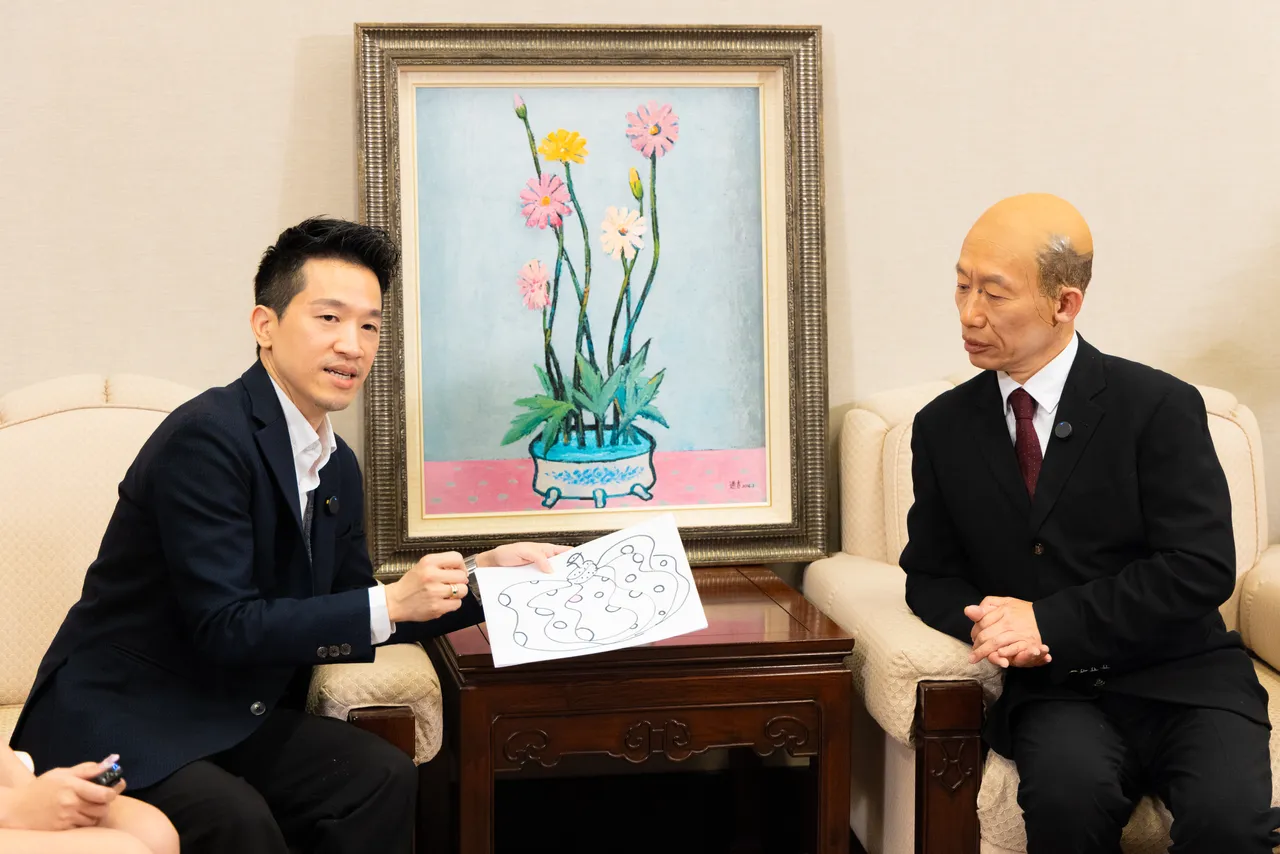 鄉民 大學問》入府直擊 郭子乾一句吐槽嚇壞何志偉。鄉民大學問提供