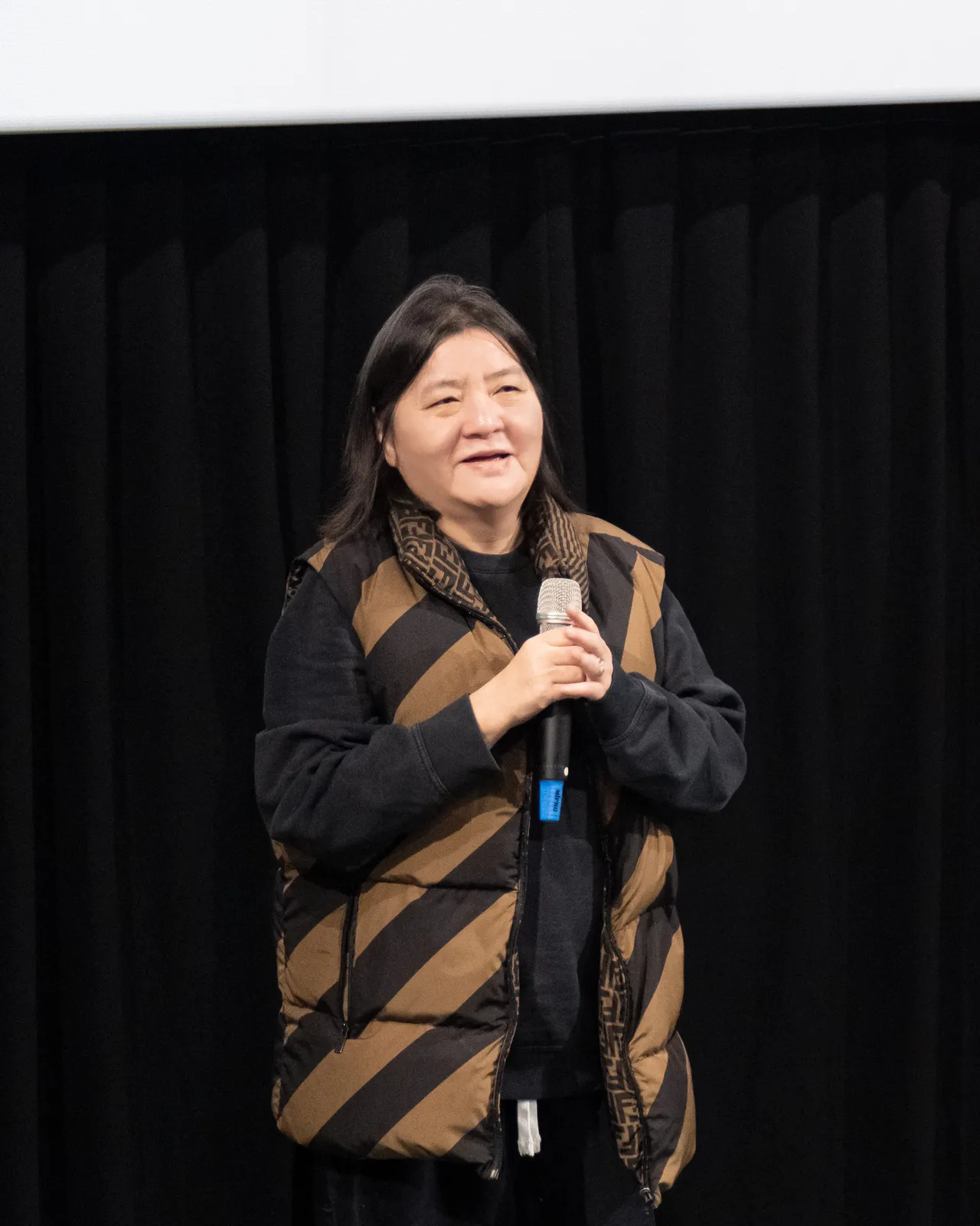 知名製作人邱瓈寬人脈廣闊，至今與不少天王天后密切合作。寬魚國際提供