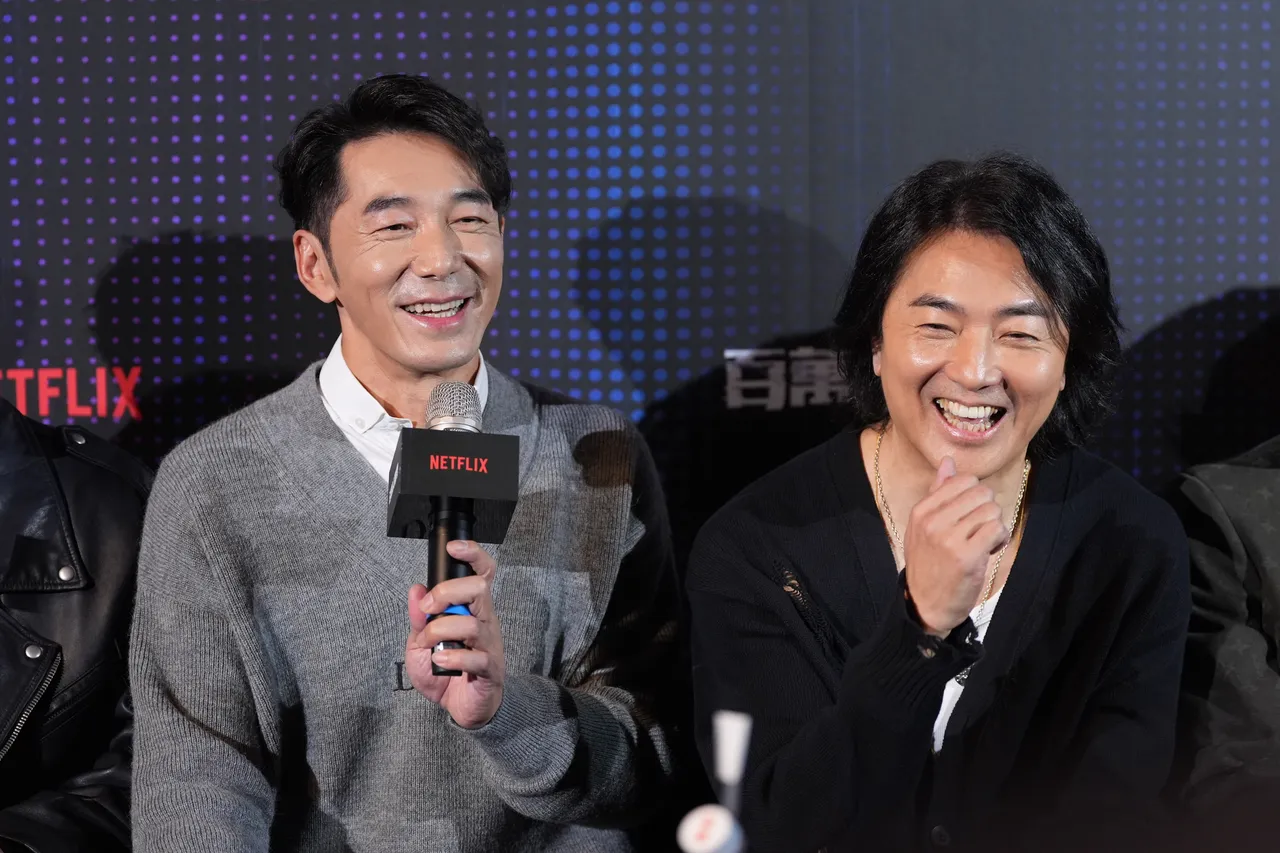 鄭伊健被李李仁逗樂。攝影中心攝