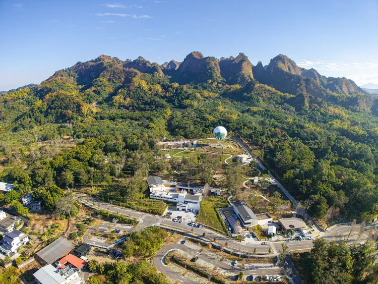 造價約8千萬元的最新型Aero30NG繫留式氦氣球。南投縣府提供