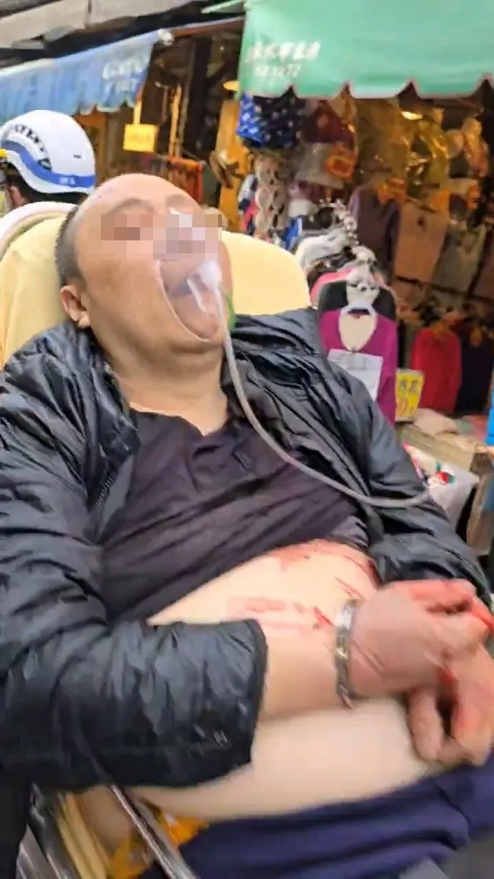 嫌犯胸口中槍送醫。民眾提供