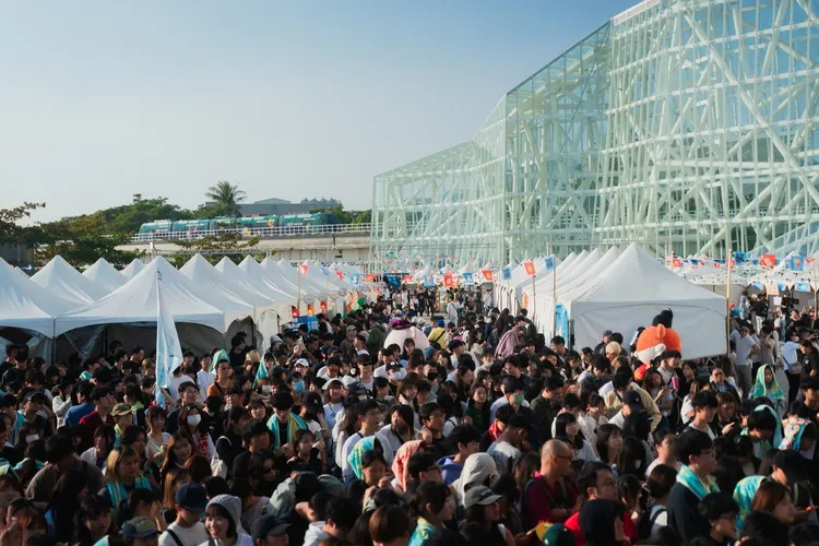 《2025 下酒祭》在高流海風廣場熱鬧登場，2日活動吸引逾12萬人次參加。高流提供