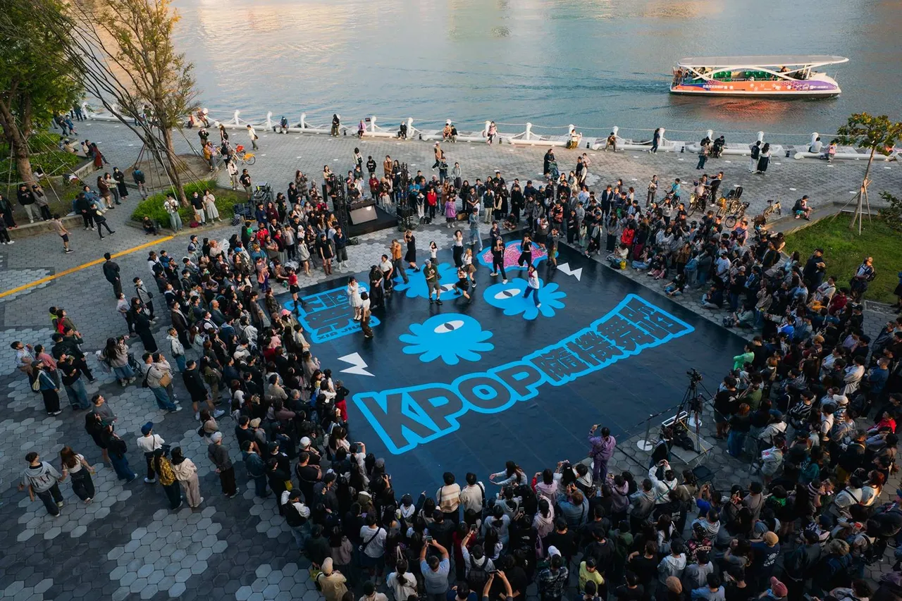 高流舉辦「K-POP 隨機舞蹈」，百名粉絲隨機點播 K-POP 熱門金曲齊舞，現場氣氛嗨到最高點。高流提供