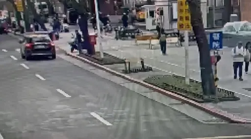 8億人瑞被子女「搶」回！律師：看護1舉動恐涉家庭暴力