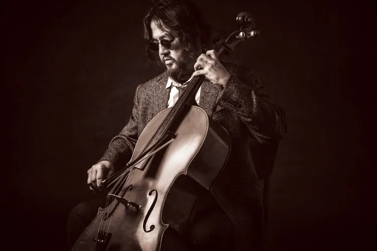 風潮音樂今證實，享譽兩岸三地的「配樂鬼才」、三金大提琴家范宗沛，近日在家人與音樂的守護下於台北榮民總醫院辭世。 風潮音樂提供