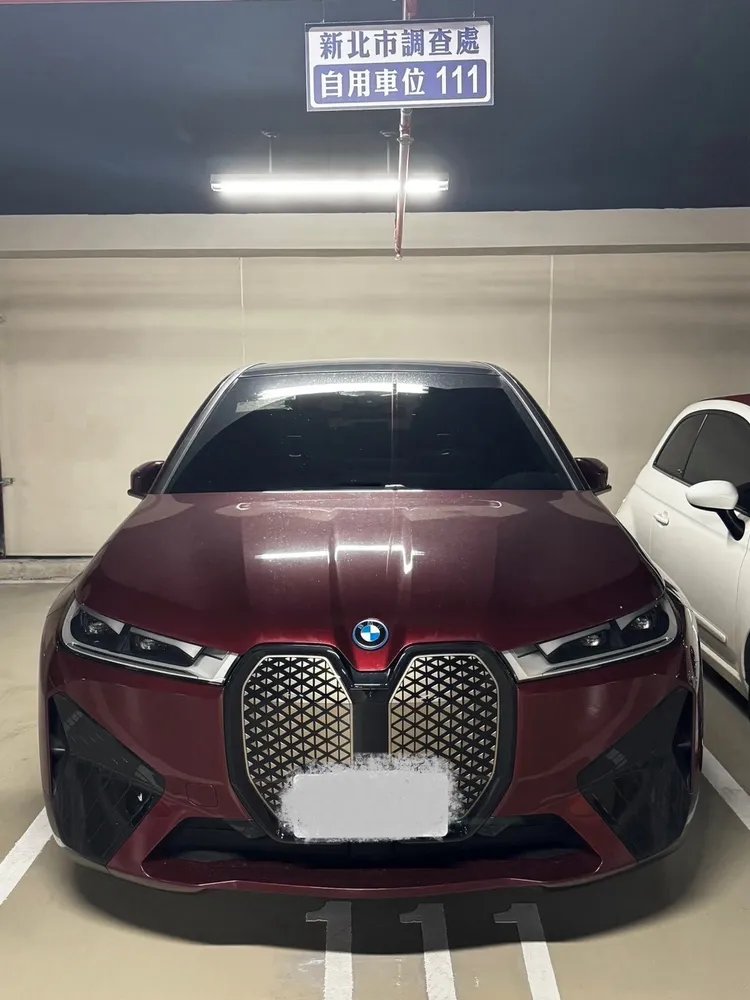 調查局查扣不法集團的豪車BMW IX40。調查局提供