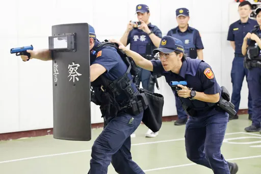 屏警戰技大比拚54人高手過招　東港分局奪雙料冠軍