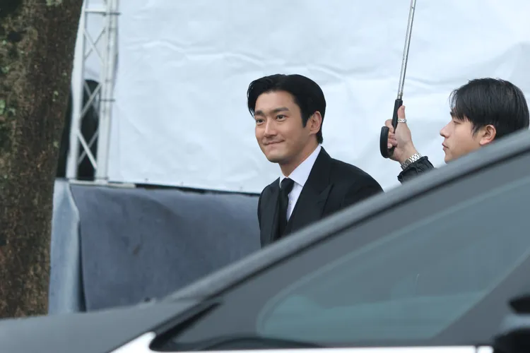 始源今天下午現身大S雕像揭幕儀式。特勤中心攝