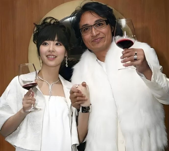 女星假戲真做!訂婚才知男方大21歲 「看上去年輕就行」還是嫁了