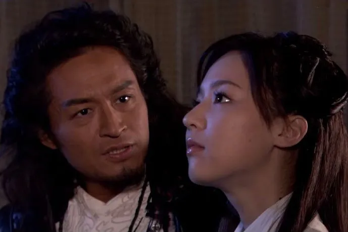 馬景濤（左）2006年和吳佳尼合作《封神榜之鳳鳴岐山》擦出愛火，才交往幾個月就於2007年情人節結婚。翻攝微博