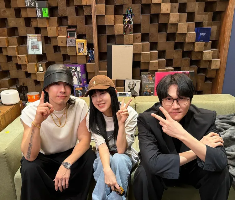 吳建豪作客白安、宇宙人小玉Podcast節目《一個路人經過》。相信音樂提供