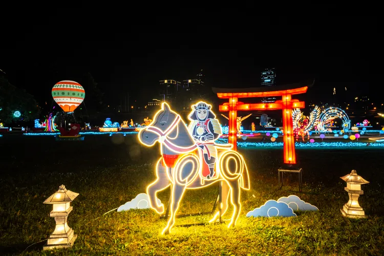 神馬國度燈區日本皇室「武士馬」。民政局提供