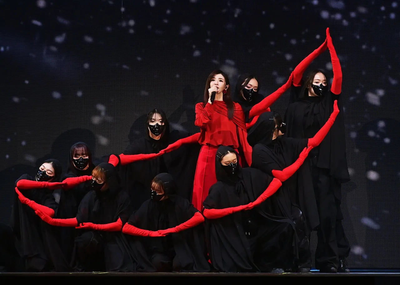 蘇慧倫帶領16位舞者帶來手型舞驚艷全場。相信音樂提供