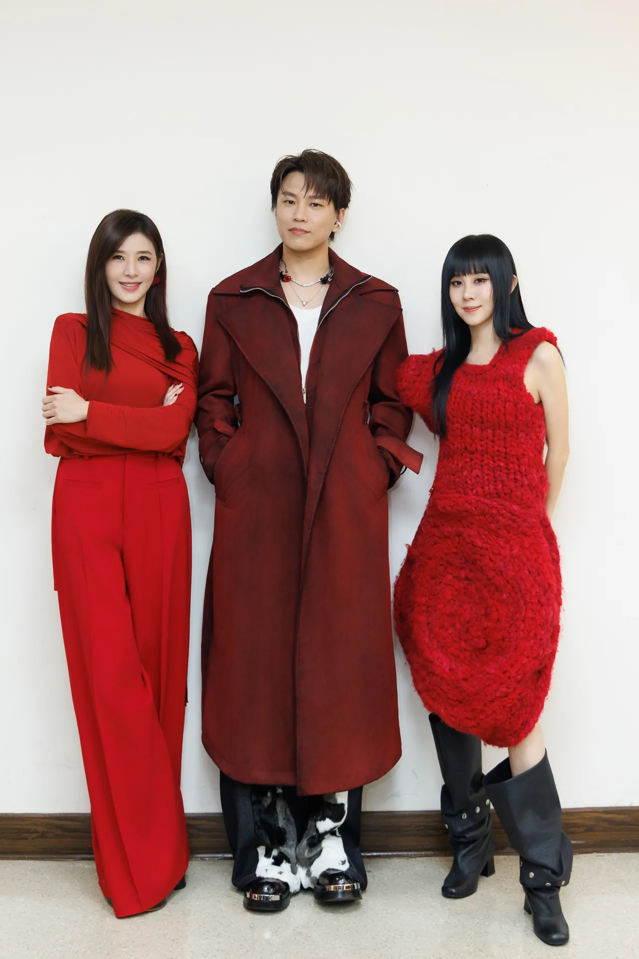 蘇慧倫、白安、蕭景鴻（阿弟）受邀參與台視《2026超級巨星紅白藝能大賞》演出。相信音樂提供