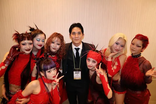 「XG」兩名製作人被捕　古柯鹼大剌剌放桌上