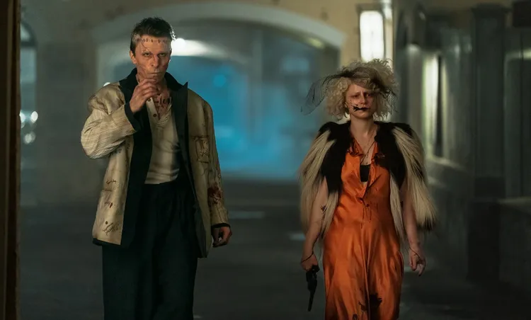 奧斯卡準影后潔西伯克利(右攜手克里斯汀貝爾(左)浪漫逃亡。華納兄弟提供