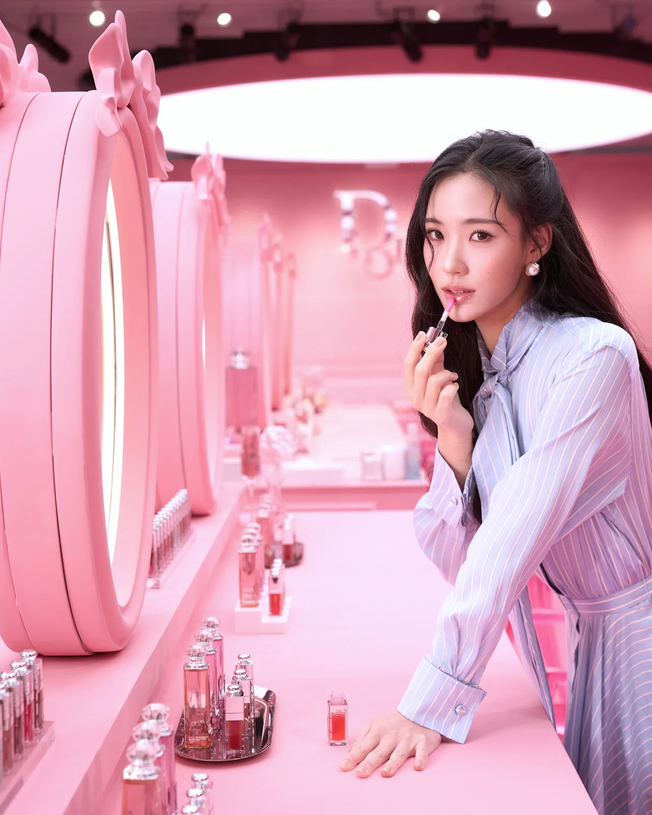 Lily最愛的粉漾水光潤唇釉色號也是#041蜜桃粉。品牌提供